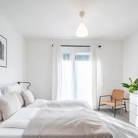 Modern Hideaway With Balcony Apartament *