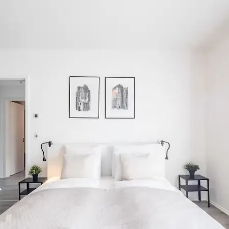 Modern Hideaway With Balcony