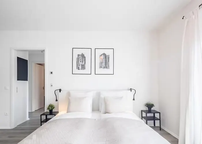 Modern Hideaway With Balcony