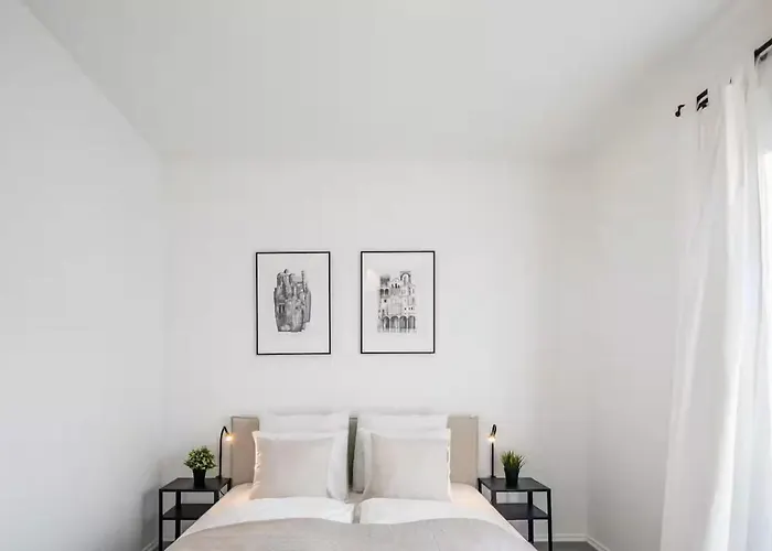 Modern Hideaway With Balcony Apartamento *