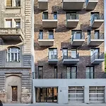 Appartement Modern Hideaway With Balcony