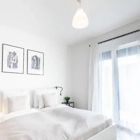 Modern Hideaway With Balcony בודפשט