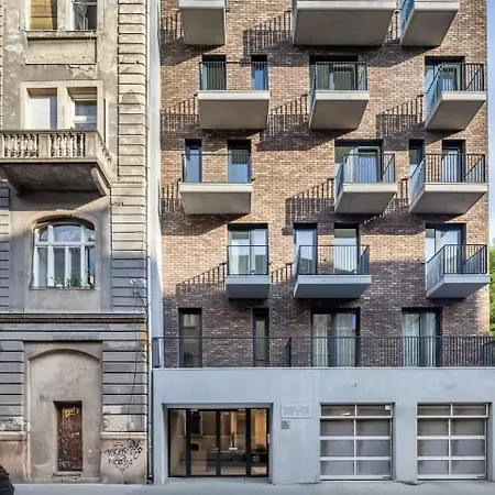 Apartament Modern Hideaway With Balcony